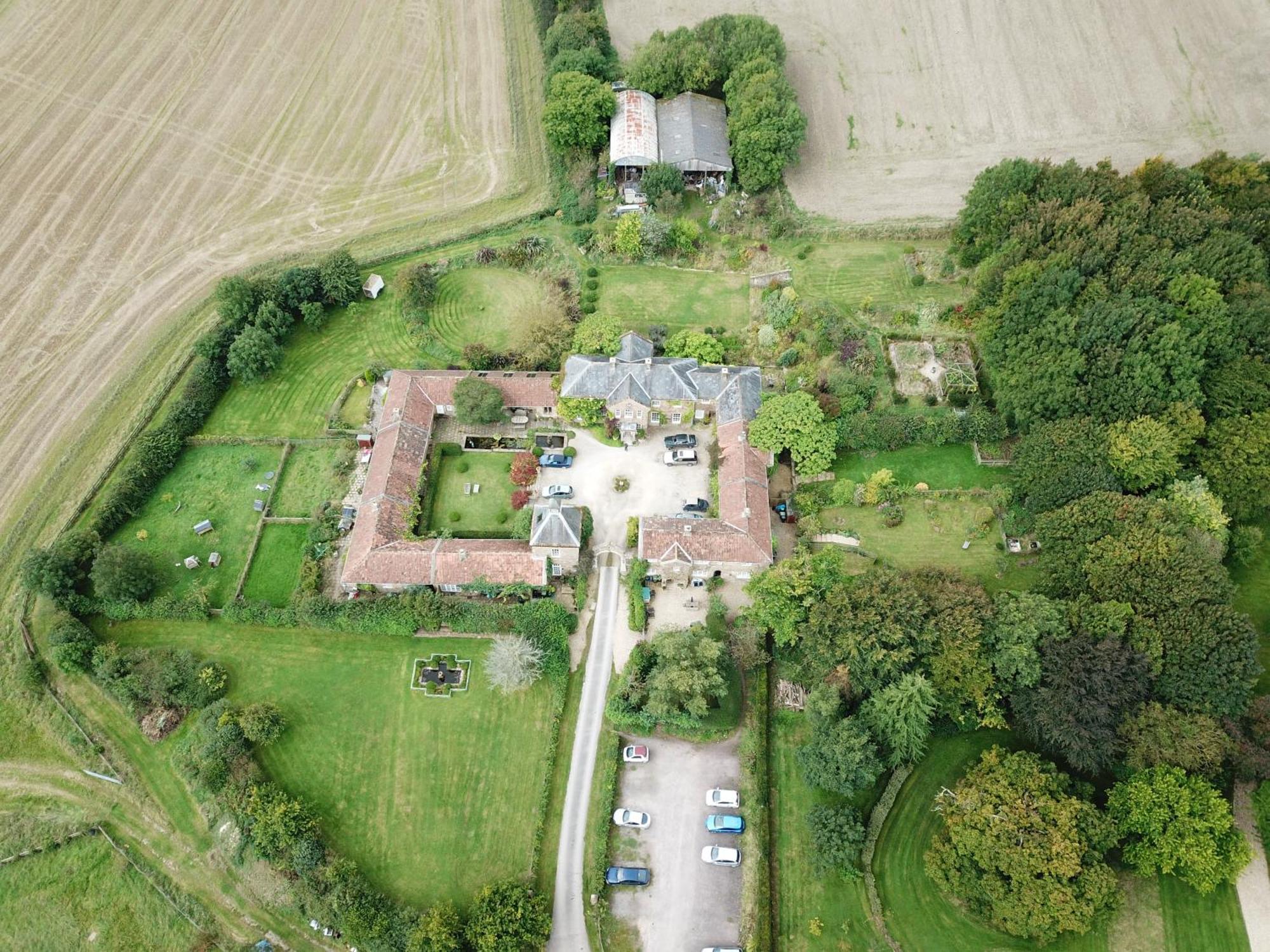 West Compton Manor Panzió Maiden Newton Kültér fotó
